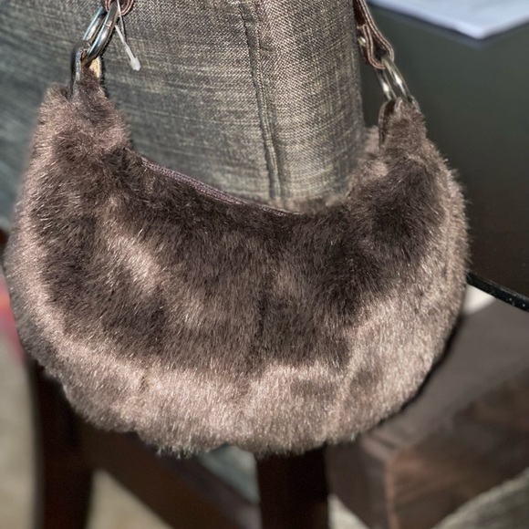 Faux Fur Handbag - Picture 5 of 7